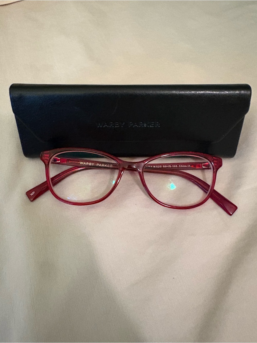 Daisy Women's Transparent Red Cat-Eye Glasses